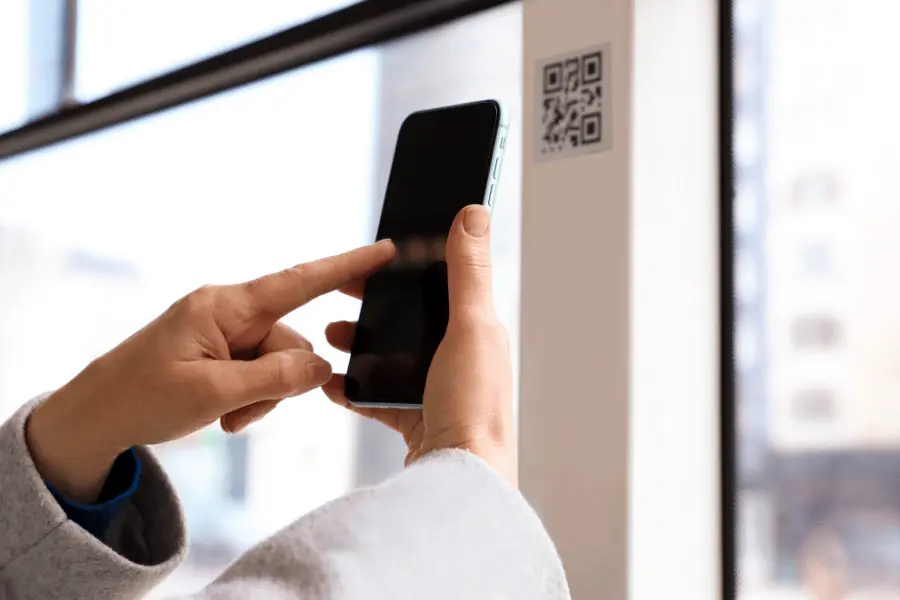 QR Codes for Real Estate: 10 Ways to Sell Properties Faster