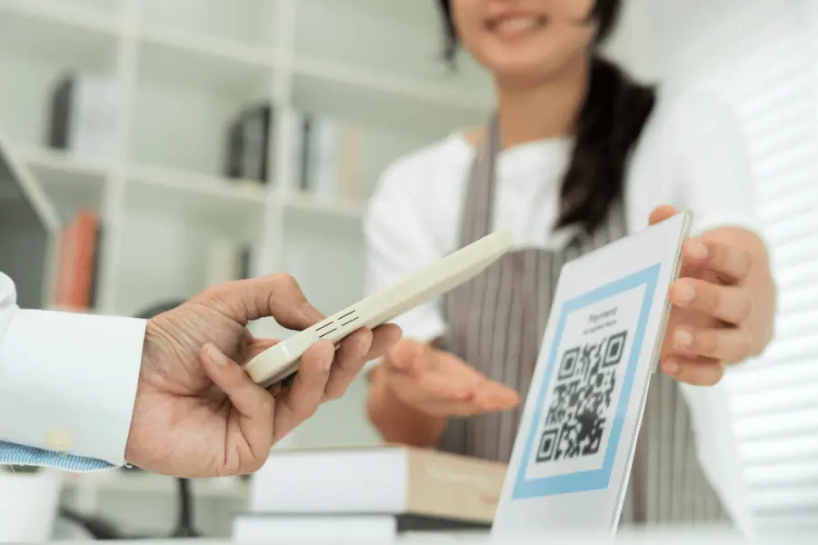 The Retailer's Guide to Using QR Codes to Enhance the Shopping Experience